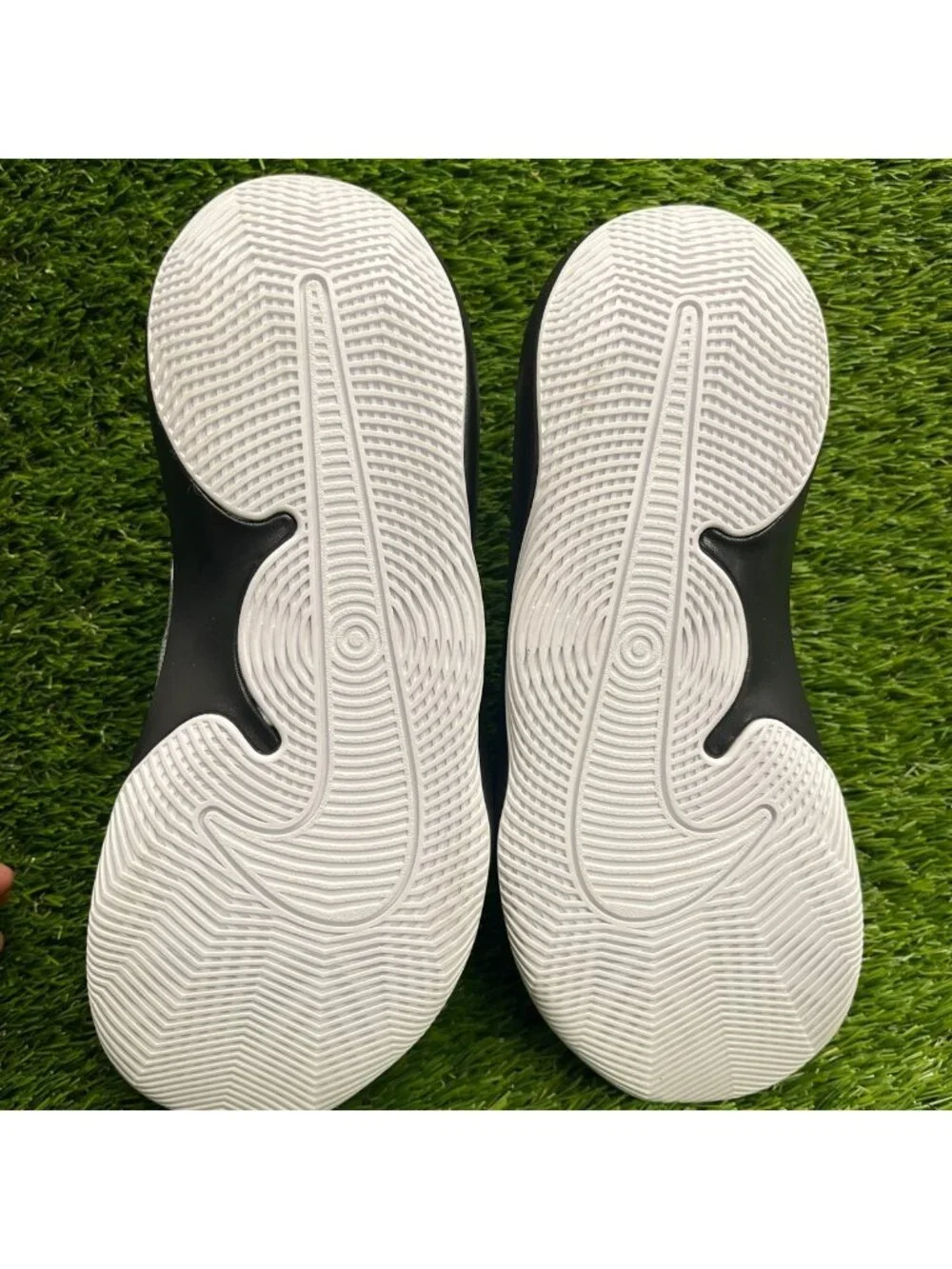 Nike Air Precision 2 II Boys Size 4.5Y White Black Basketball Shoes Sneakers